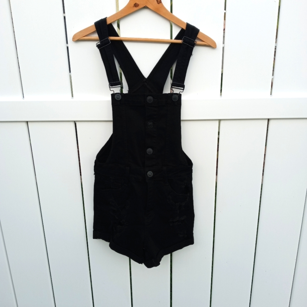 *NWT* ♣️Black ♣️Distressed ♣️Overall ♣️Jumpsuit♣️